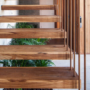 escaleras de madera