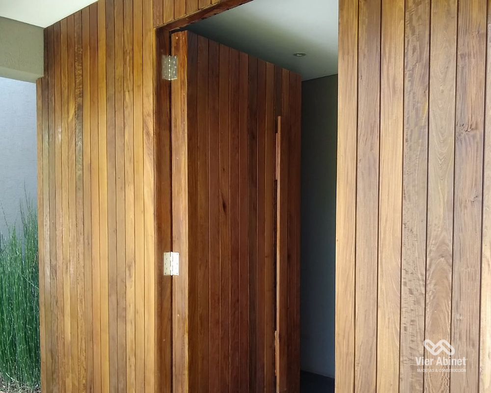 Puertas de madera para interior y exterior