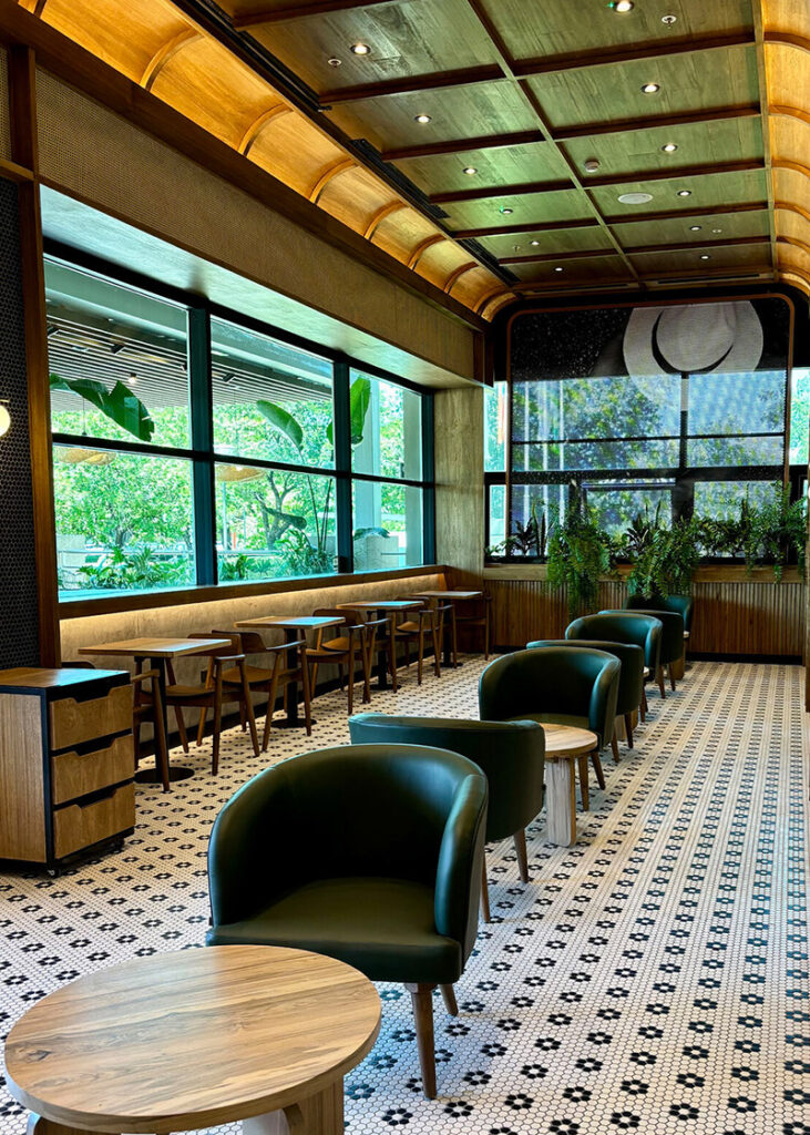 Starbucks Unicenter madera
